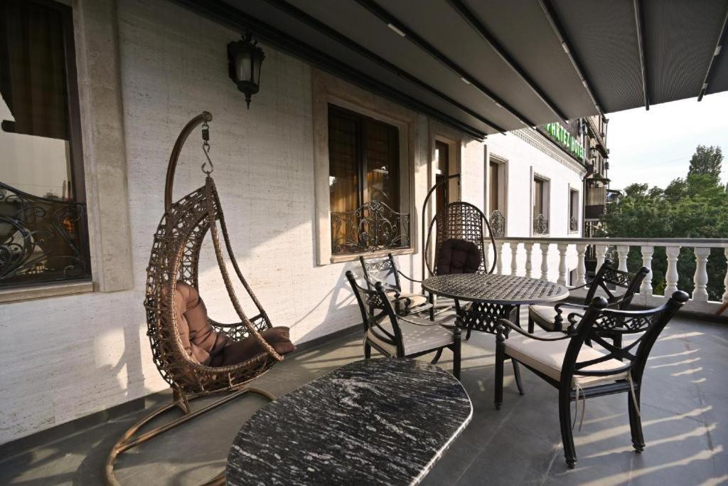 Hotel Partiez エレバン エクステリア 写真