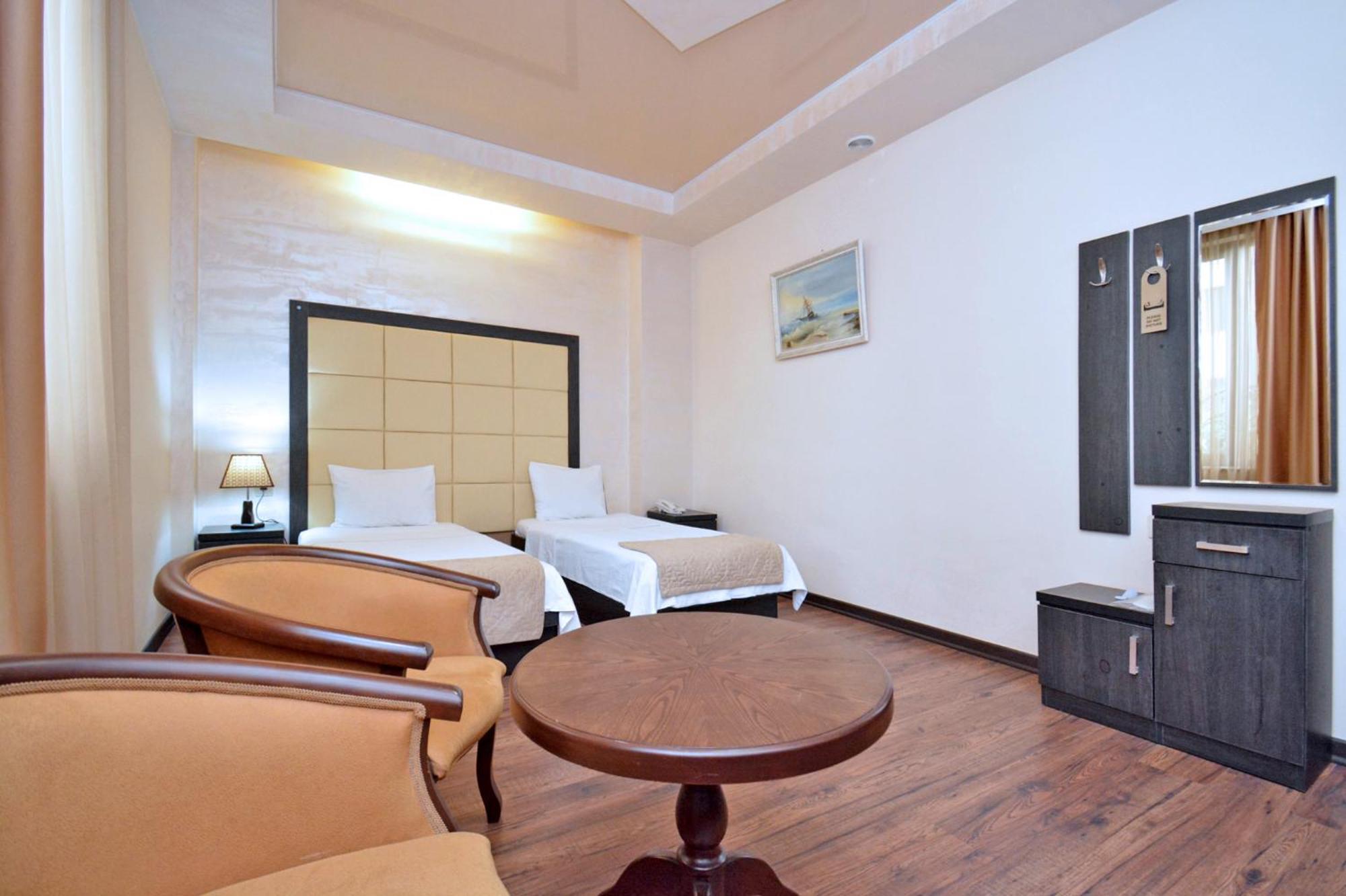 Hotel Partiez エレバン エクステリア 写真