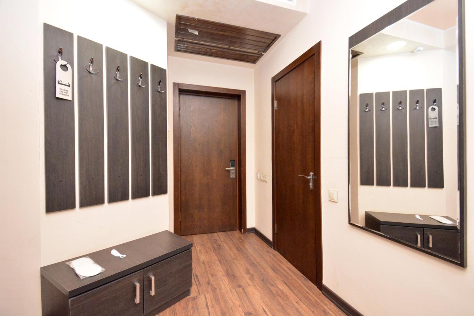 Hotel Partiez エレバン エクステリア 写真