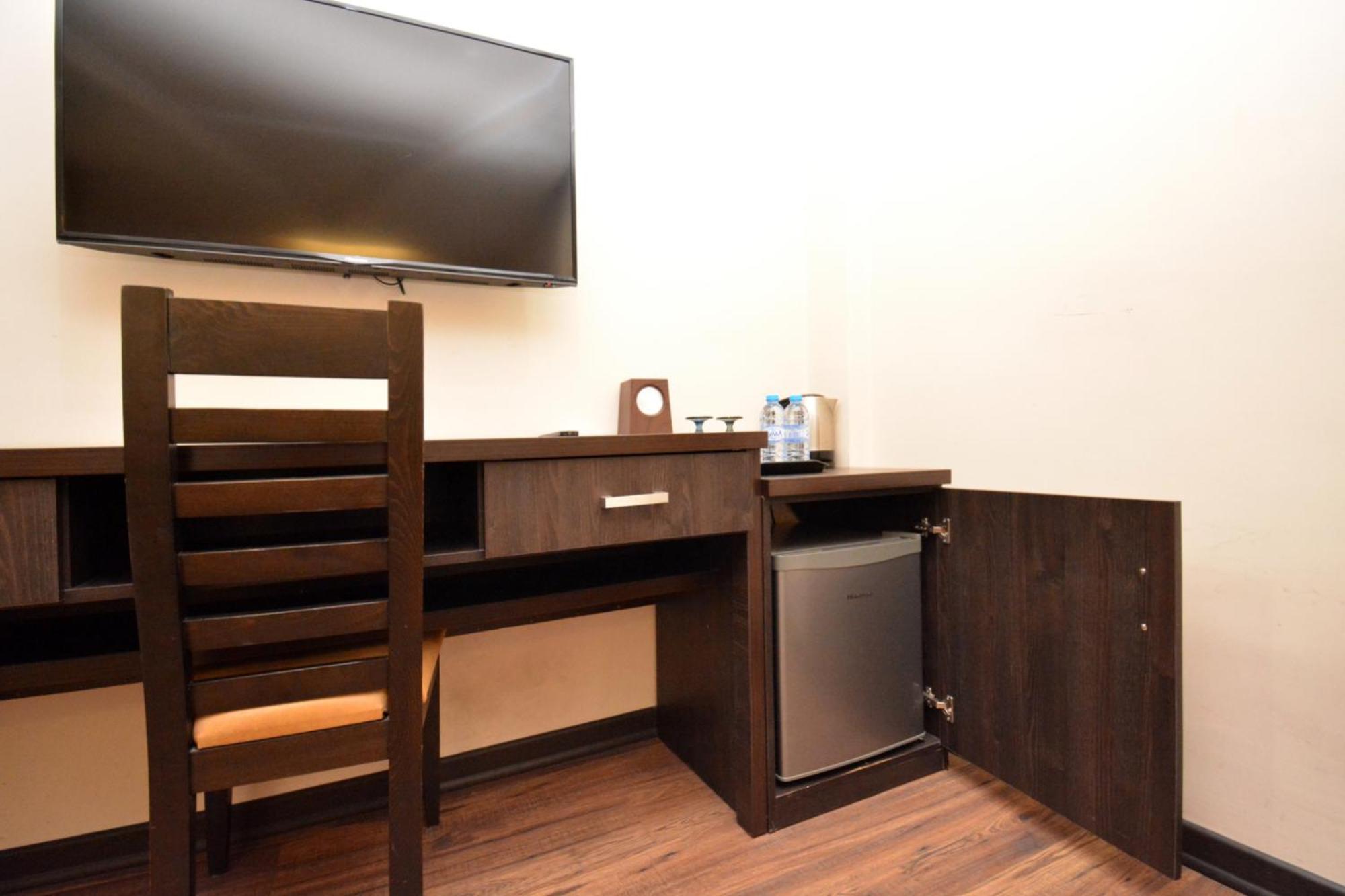 Hotel Partiez エレバン エクステリア 写真