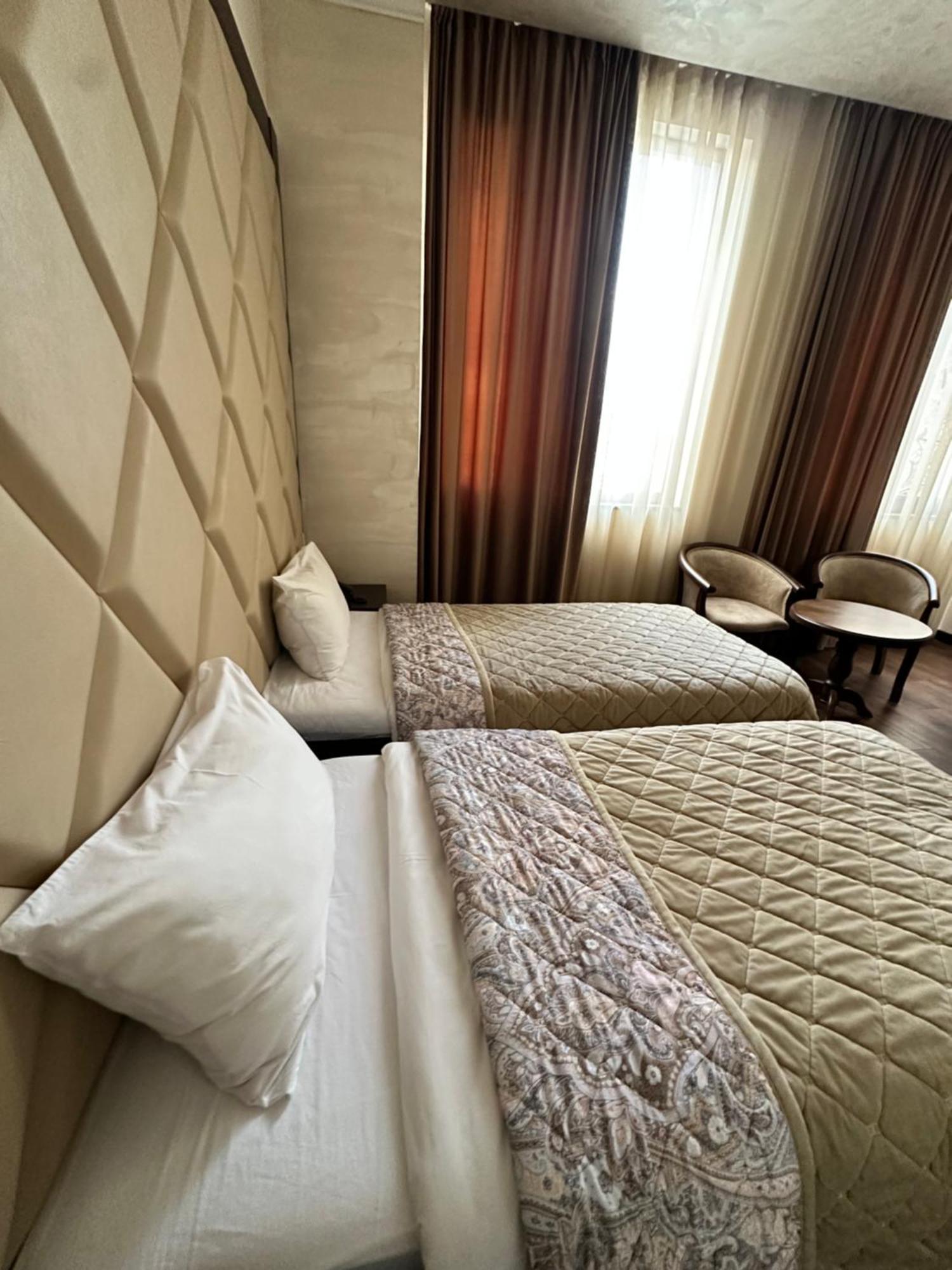 Hotel Partiez エレバン エクステリア 写真